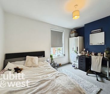 4 bedroom terraced house to rent - Photo 6