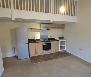 Terraced House to rent on - Photo 5