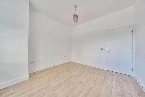 Ballards Lane, North Finchley, N12 - Photo 1