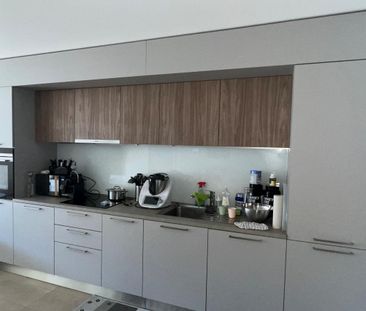 Grand appartement de 4,5 pièces dans un quartier récent - Photo 5