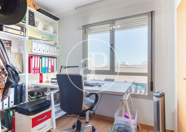 Penthouse for rent with Terrace in Paterna