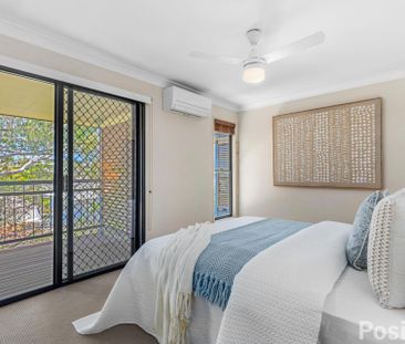 UNFURNISHED- MODERN EXECUTIVE TOWNHOUSE - Photo 3