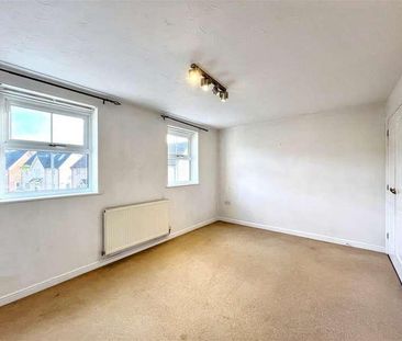 Burdock Close, Wymondham, NR18 - Photo 2