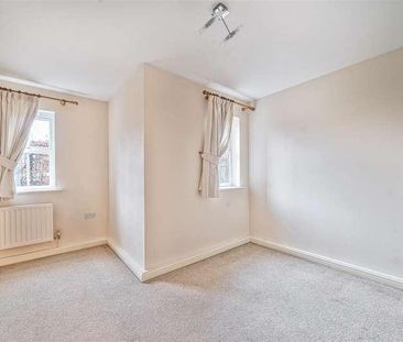 Spire View, Salisbury, SP2 - Photo 4