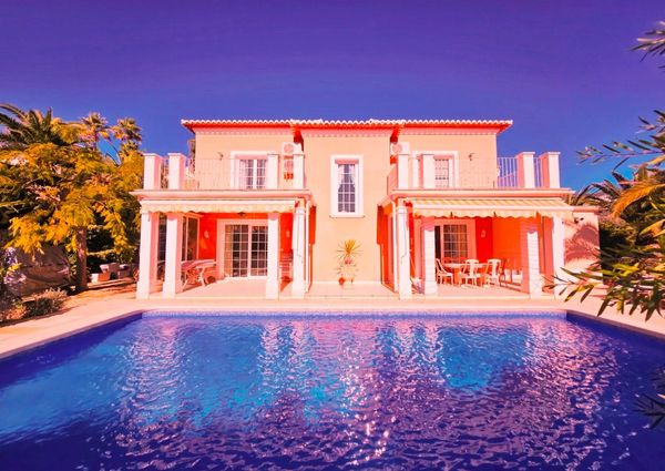 FOR RENT: SPACIOUS AND ELEGANT VILLA IN MORAIRA with 4 bedrooms for LONG TERM