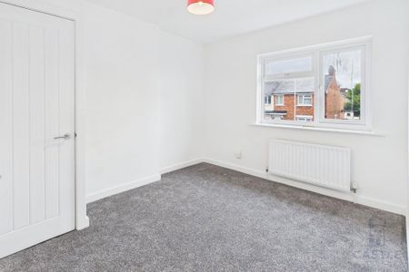 3 bedroom semi-detached house to rent - Photo 3