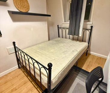 Room in a Shared House, East India Dock Road, E14 - Photo 2