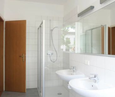 Wohnen mit Komfort und Lebensqualität in zentraler Lage mit Balkon! - Foto 5