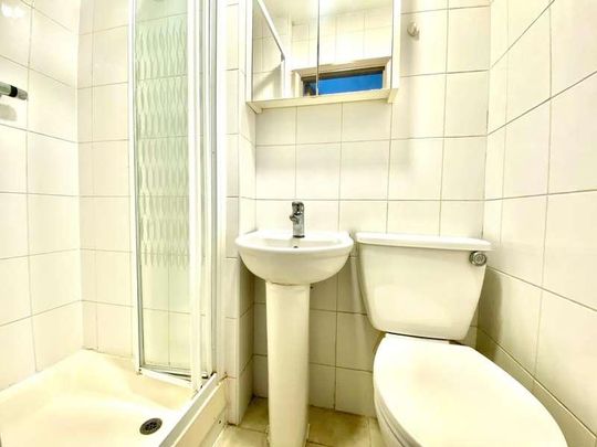 Kilburn High Road, London, NW6 - Photo 1