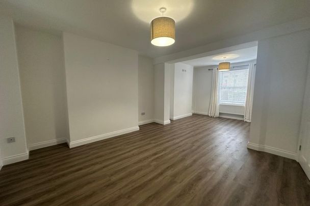 Bridgend Road, Llanharan, PONTYCLUN - Photo 1