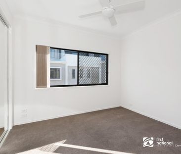 THREE BEDROM TERRACE HOME IN MANLY WEST - Photo 3