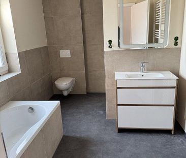 Pronájem bytu 2+1 • 82 m² bez realitky, Dolní Sasko - Photo 3