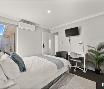 Modern Co-Living house in Lakelands - Private & Fully Furnished Roo... - Photo 5