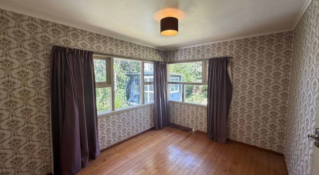 HOWE STREET GEM! - Photo 1