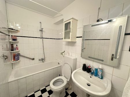 KREFELD CITY: 2-ZIMMERWOHNUNG IM HERZEN KREFELDS ZU MIETEN! - Photo 3