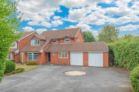 4 bedroom detached house to rent - Photo 3