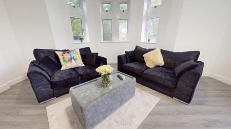 3 bedroom flat to rent - Photo 3