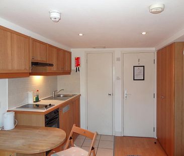 Flat 23 Cartwright Gardens, Bloomsbury WC1H 9EH - Photo 1