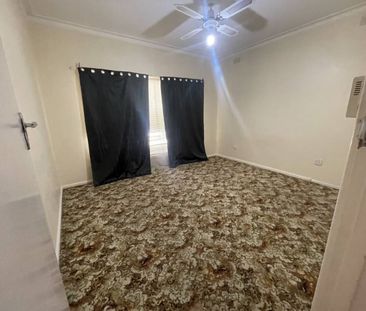 Two-bedroom unit situated just minutes from Dean Street. - Photo 3