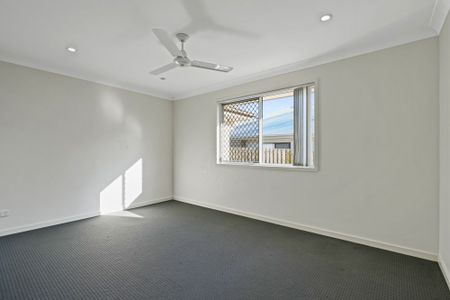 MODERN HOME WITH MEDIA ROOM IN QUIET CUL-DE-SAC - Photo 5