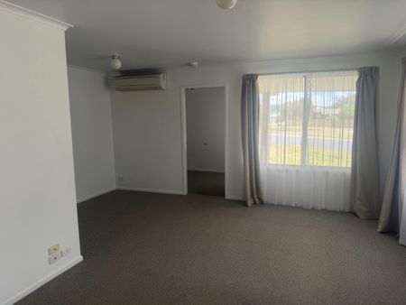 Renovated Family Home in Windradyne - Photo 2