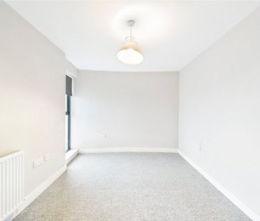 The Parade, - Photo 2