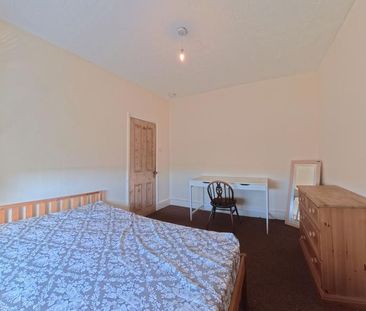 4 bedroom terraced house to rent - Photo 5