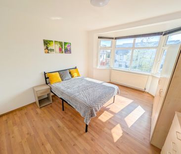 Room in a Shared House, Glebe Crescent, NW4 - Photo 1
