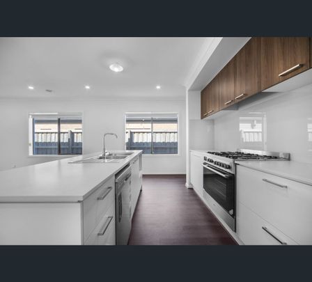 115 Oldbridge Boulevard, Weir Views, Vic 3338 - Photo 1