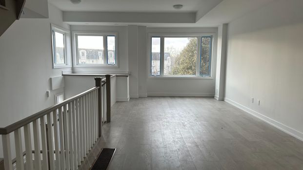 For Lease - 17 Carl Hill Lane, Richmond Hill, Ontario - Photo 1