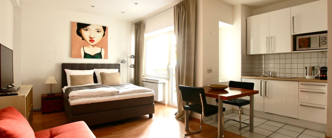 Kwartier Latäng: Schick möbliertes Apartment mit Balkon - Foto 1