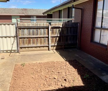 1/22 Tarneit Road, Werribee, Vic 3030 - Photo 5