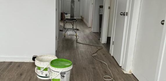 3 Bedrooms 1 Bathroom - Apartment - Photo 2
