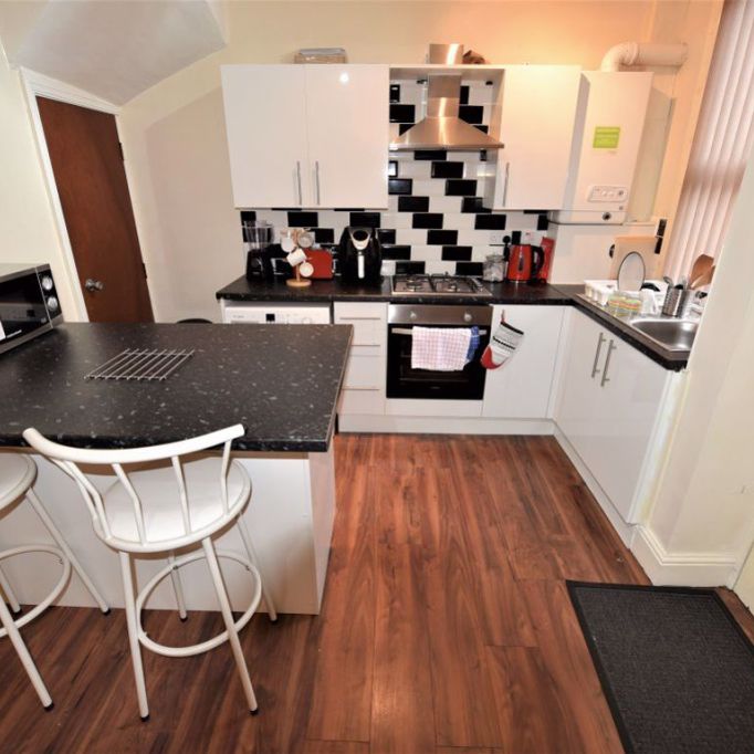 2 bedroom House in Thornville Mount, Leeds - Photo 1