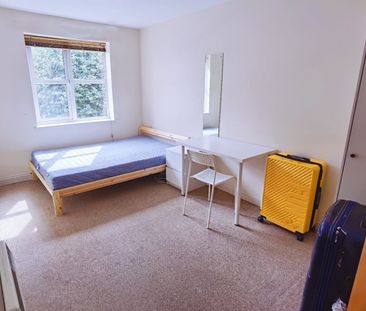 2 Bed Flat, Minster Court, LE1 - Photo 3