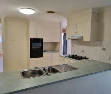 Comfortable Family Living in a Quiet Kellyville Ridge Setting - Photo 4