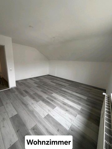 Charmante 2-Zi-DG- Wohnung mit zusätzlichem Zimmer - im Grenzach - Photo 2