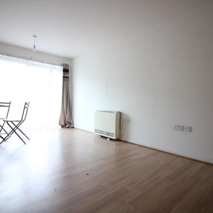 Bennett Close, Hounslow - Photo 1