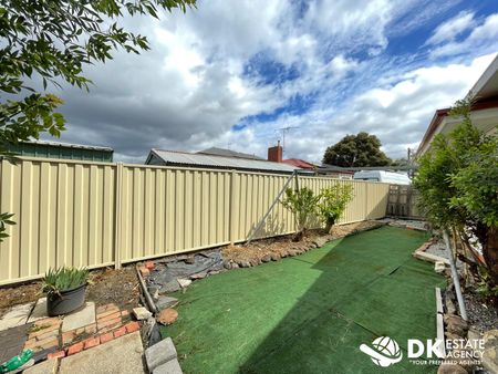 Located in the Heart of Braybrook, - Photo 4