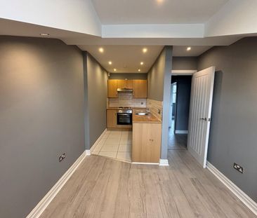 2 bedroom Flat to let - Photo 2