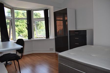 1 bedroom in a house share to rent - Photo 4