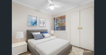 IMMACULATE FAMILY HOME - Photo 5