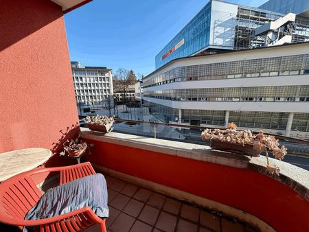 COZY AND CENTRAL - Photo 3