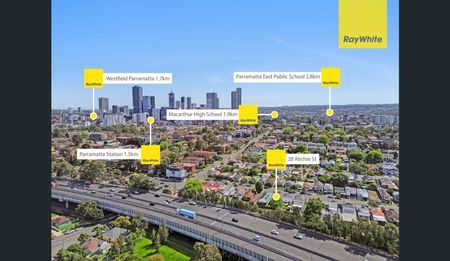 STYLISH BRICK HOME WITH SPACE, COMFORT & LOCATION - Photo 5