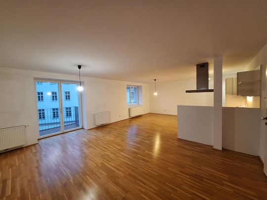 Elegante 3 Zimmer Maisonette mit Balkon in der Zollamtstraße 7 zu vermieten (inkl. Fernwärme-Akonto) - Foto 1