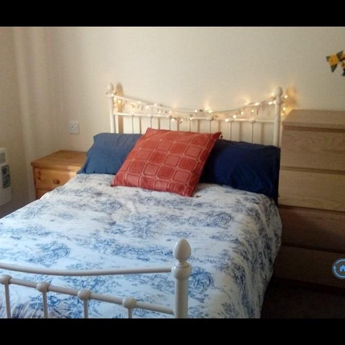 3 bedroom flat to rent - Photo 1