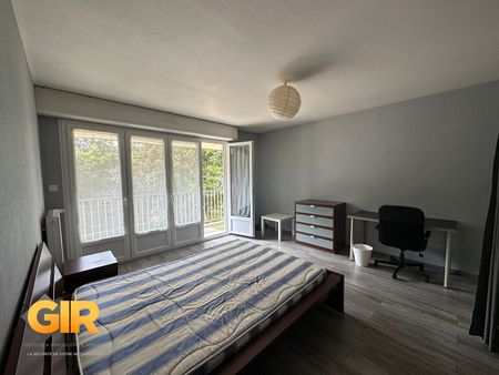 Location Appartement 5 pièces 77m² RENNES 35000 - Photo 2