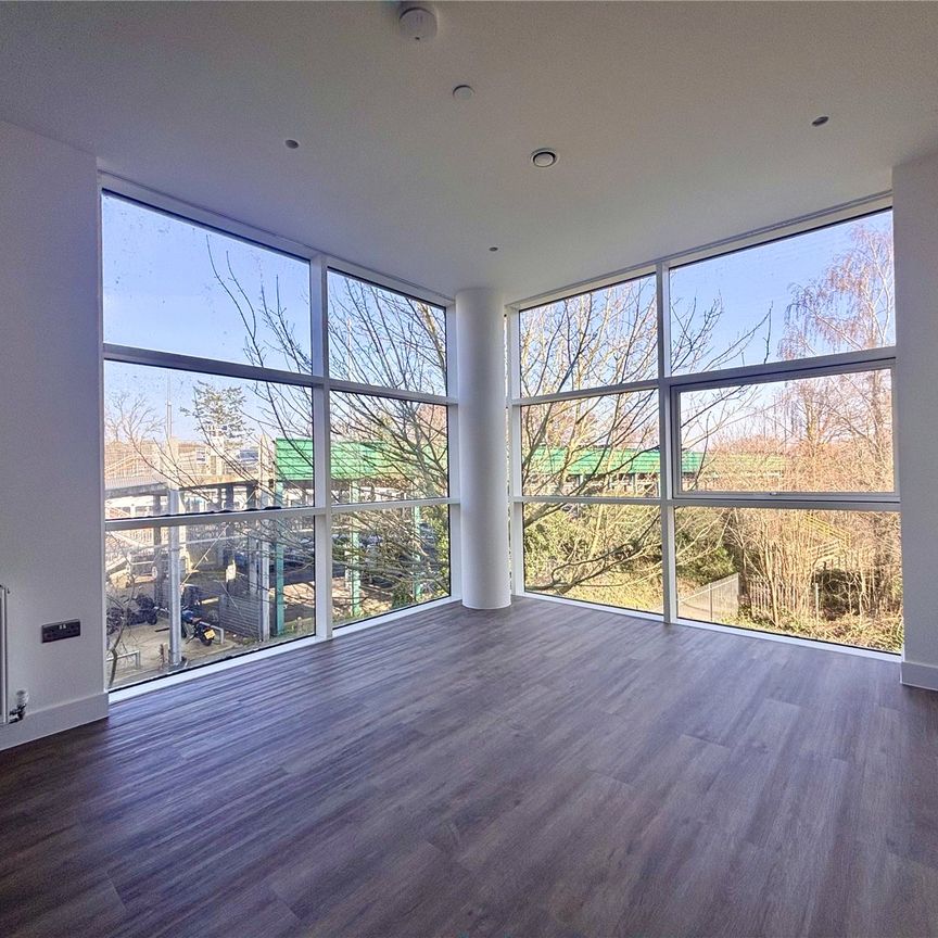 Roop House, Fleet, Hampshire, GU51 - Photo 1