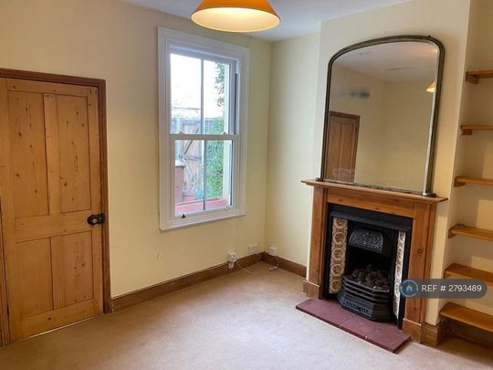 2 bedroom end of terrace house to rent - Photo 1