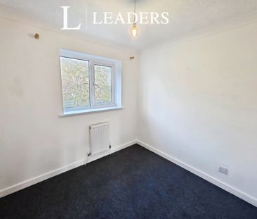 4 bedroom detached to rent The Green, March - Photo 3